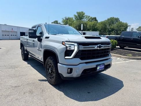 Used 2024 Chevrolet Silverado 2500 LTZ w/ LTZ Plus Package AWD/4WD image 8
