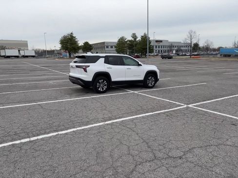 Used 2025 Chevrolet Equinox LT image 16