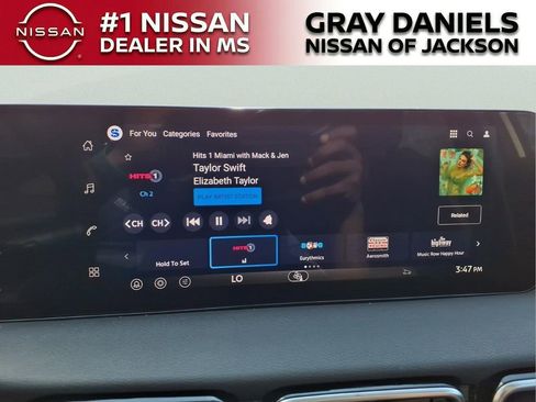 New 2026 Nissan Sentra SR w/ Floor Mat Package FWD image 16
