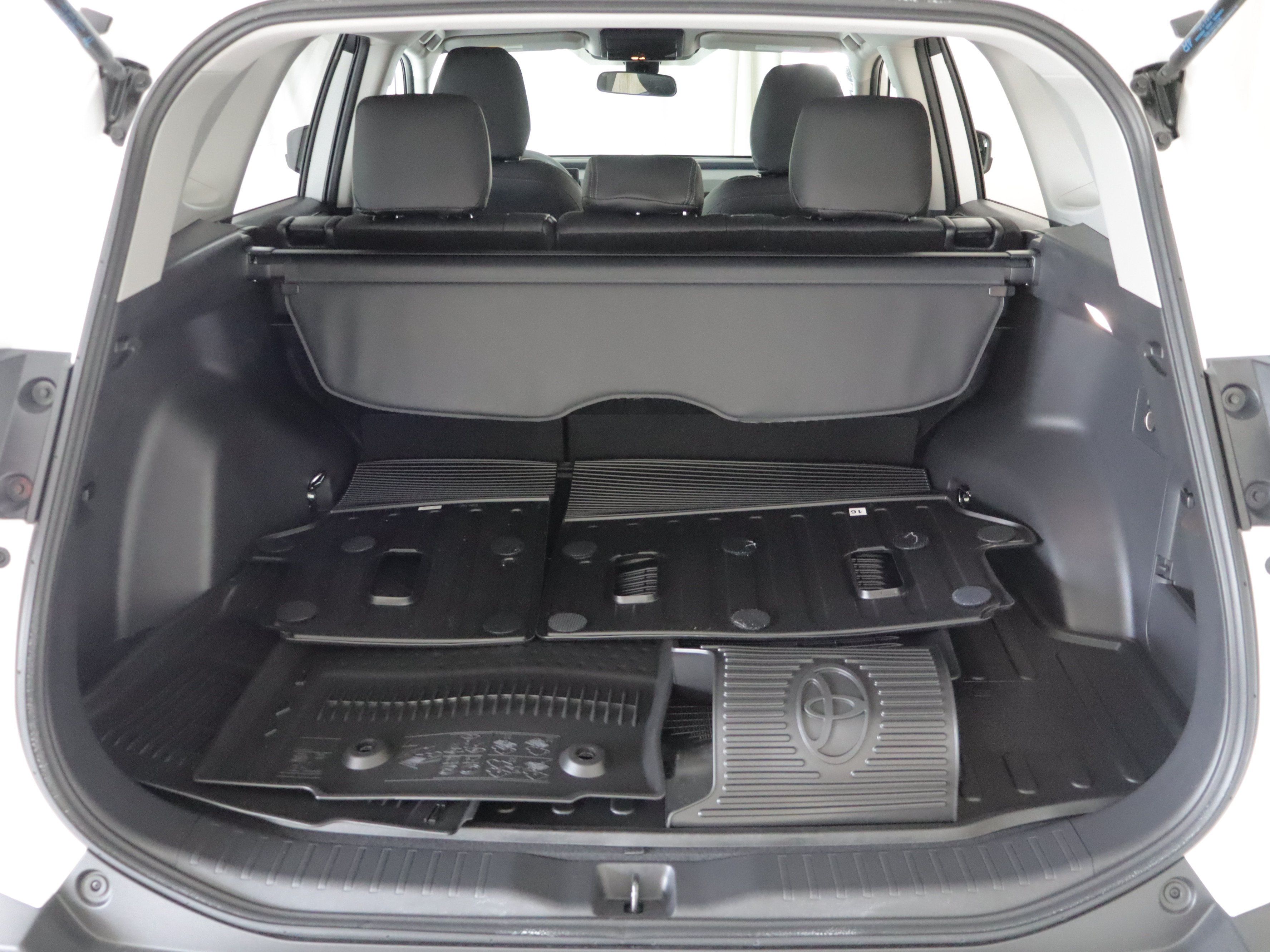 Used 2026 Toyota RAV4 LE AWD/4WD image 19