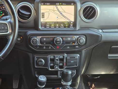 Used 2022 Jeep Wrangler Unlimited Sahara AWD/4WD image 32
