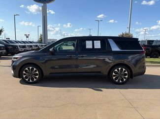 Used 2024 Kia Carnival EX FWD video 2
