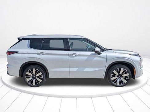New 2026 Mitsubishi Outlander SEL FWD image 3