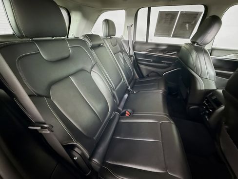 Used 2024 Jeep Grand Cherokee Limited 4xe image 36