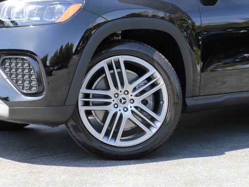 Used 2024 Mercedes-Benz GLS 450 4MATIC image 2