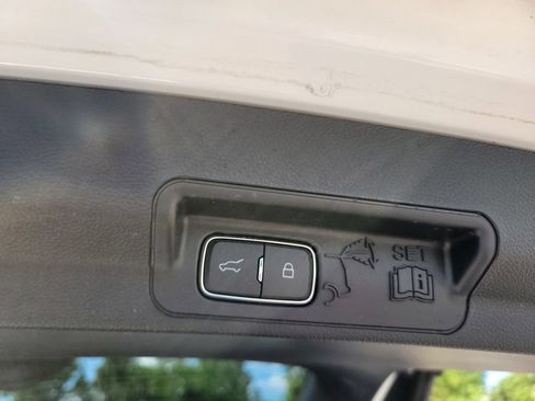 Used 2023 Ford Explorer 4WD image 22