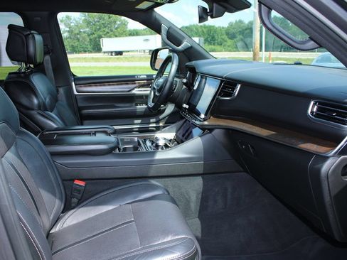 Used 2024 Jeep Grand Wagoneer L 4WD image 40