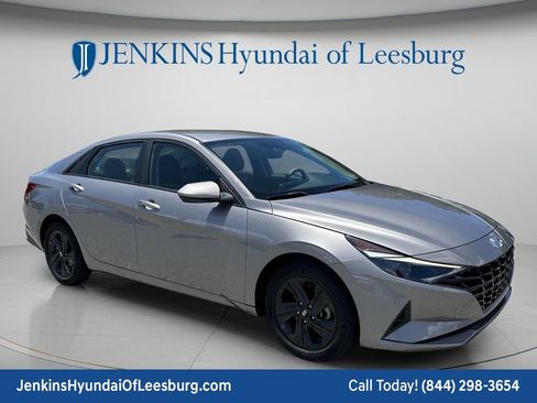 Certified 2023 Hyundai Elantra SEL w/ Preferred Accessory Package FWD image 1