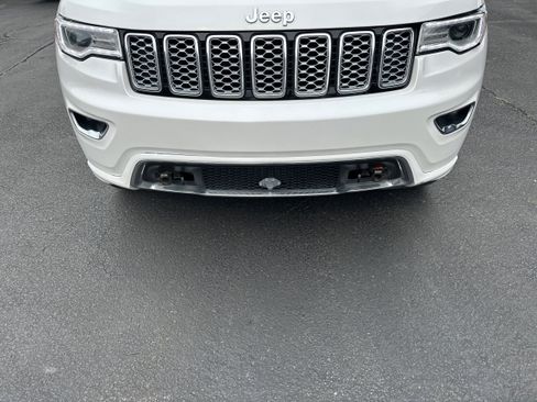 Used 2019 Jeep Grand Cherokee Overland w/ Interior Metal Package AWD/4WD image 24