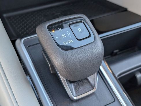 Used 2025 Nissan Pathfinder SL AWD/4WD image 22