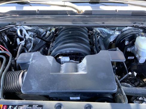 Used 2018 Chevrolet Tahoe Premier AWD/4WD image 32