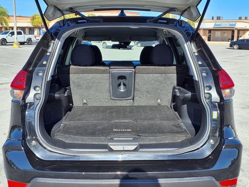 Used 2020 Nissan Rogue S image 17