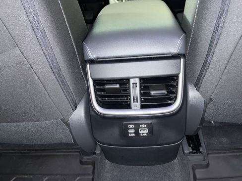 Used 2025 Subaru Outback Premium AWD/4WD image 29