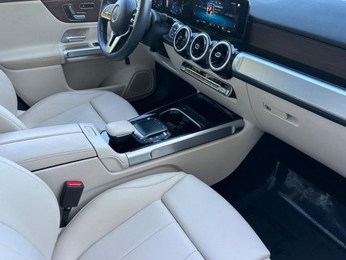 Used 2022 Mercedes-Benz GLB 250 4MATIC image 32