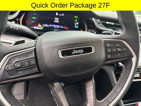 Used 2023 Jeep Grand Cherokee 4WD 4xe image 11