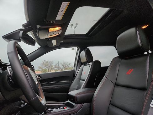 Used 2025 Dodge Durango GT image 7