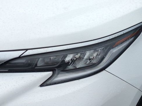 Used 2023 Toyota Sienna XSE image 9