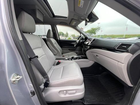 Used 2018 Honda Pilot Touring image 12