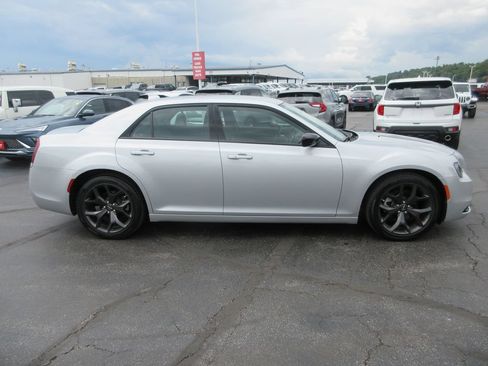 Used 2023 Chrysler 300 Touring w/ Sport Appearance Package RWD image 5