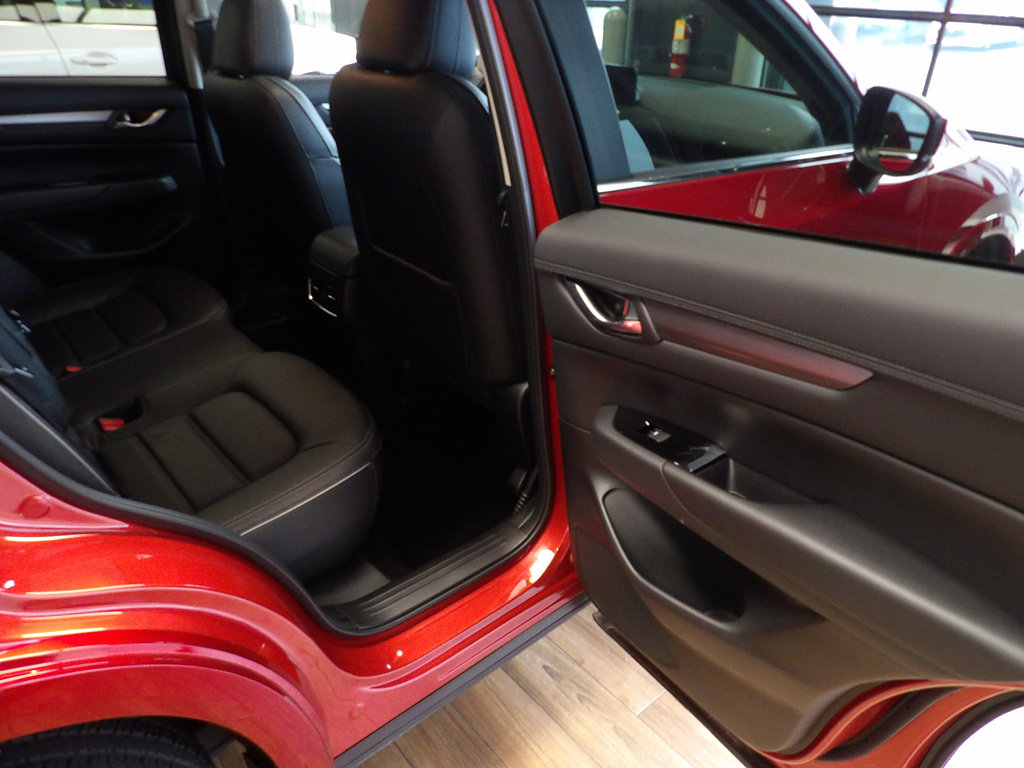 Certified 2025 MAZDA CX-5 AWD 2.5 S w/ Preferred Package image 14