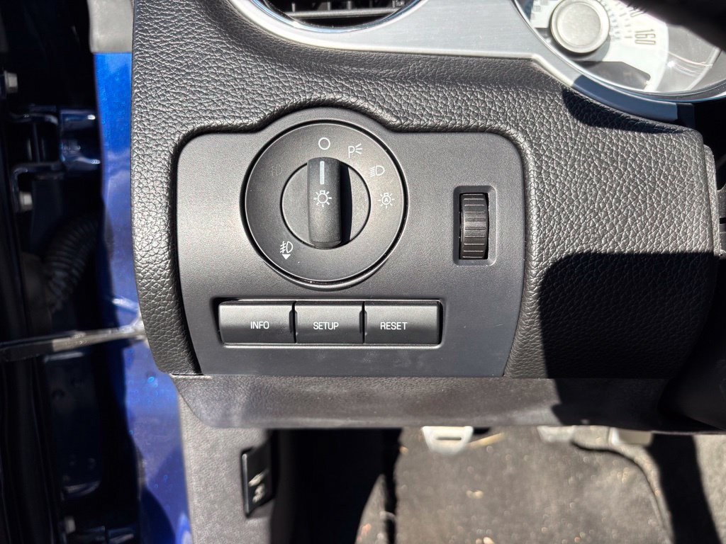 Used 2012 Ford Mustang GT Premium w/ HID Headlamps & Security Pkg RWD image 33