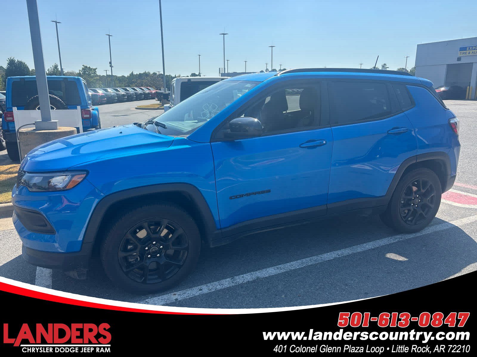 Used 2025 Jeep Compass Latitude w/ Altitude Special Edition AWD/4WD image 1