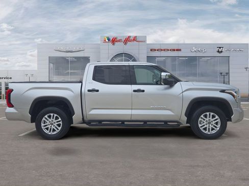 Used 2023 Toyota Tundra SR5 w/ SR5 Convenience Package image 6