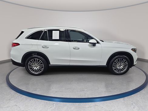 Certified 2026 Mercedes-Benz GLC 300 image 5