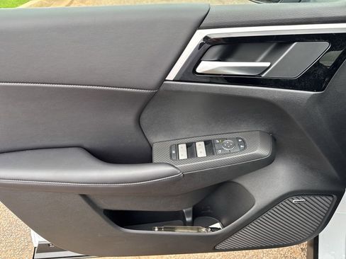 New 2026 Mitsubishi Outlander LE FWD image 32