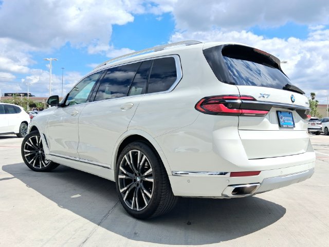Used 2023 BMW X7 xDrive40i w/ Parking Assistance Package AWD/4WD image 5