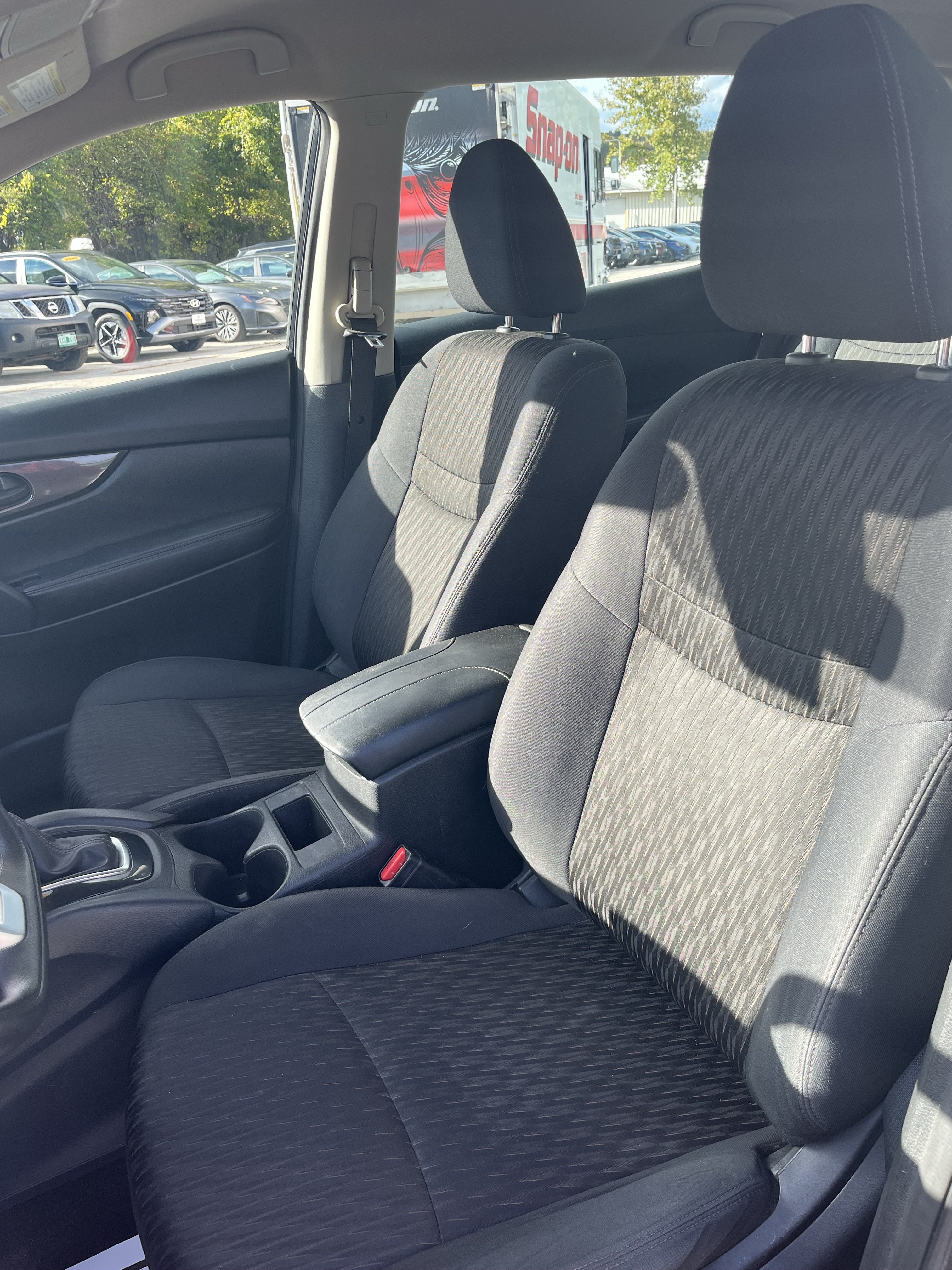 Used 2019 Nissan Rogue S AWD/4WD image 17