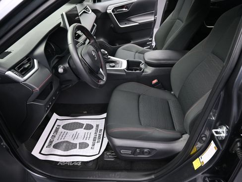 Used 2023 Toyota RAV4 SE w/ Weather & Moonroof Package image 10