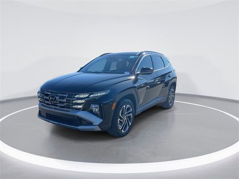 Certified 2025 Hyundai Tucson Limited image 3