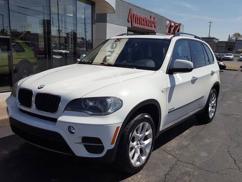 Used 2011 BMW X5 xDrive35i image 4