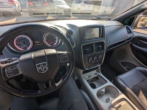 Used 2020 Dodge Grand Caravan SXT FWD image 23