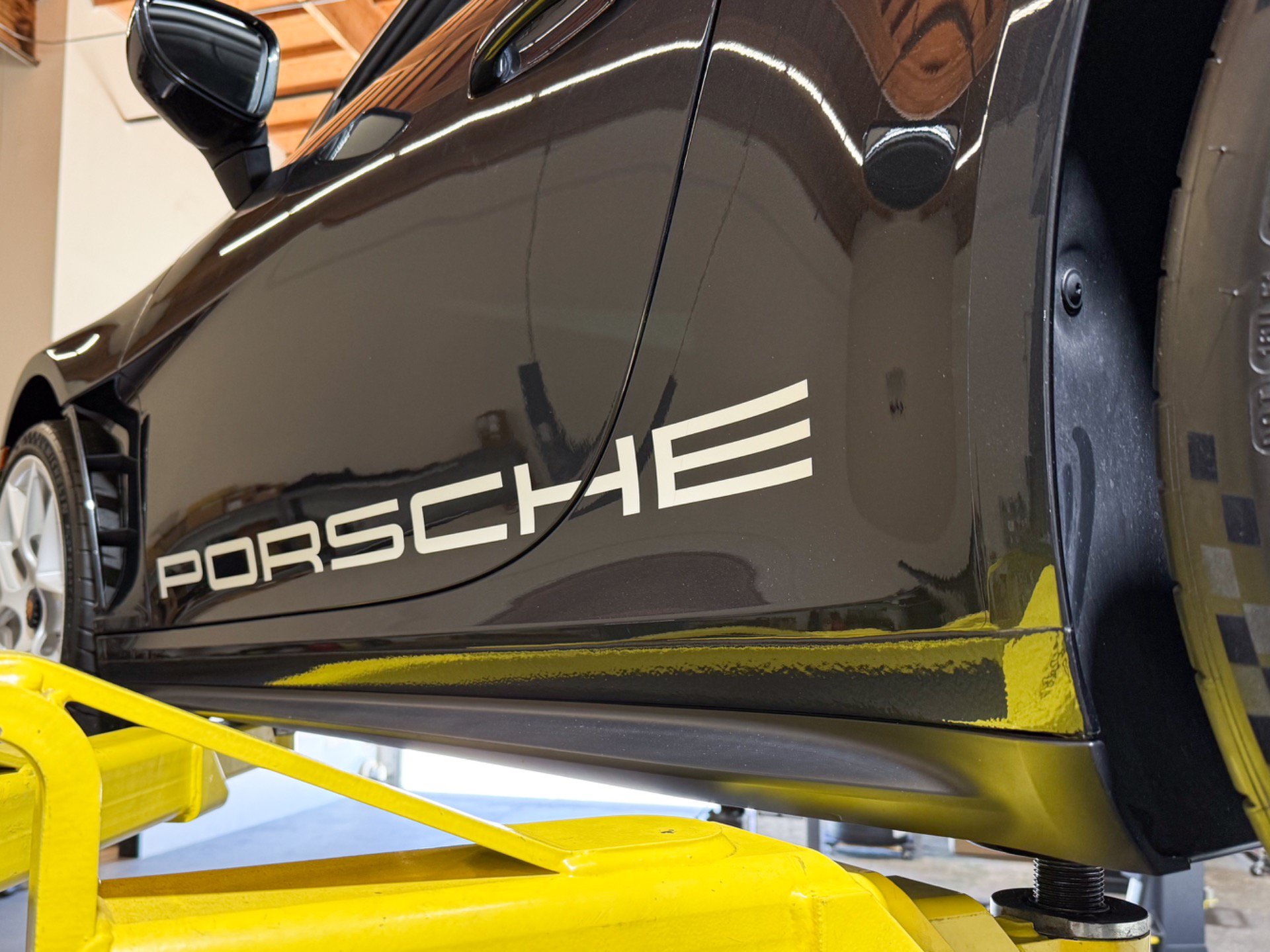 Used 2024 Porsche 911 GT3 RS RWD image 95