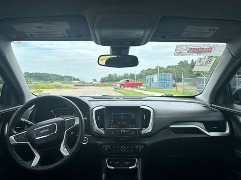 Used 2023 GMC Terrain SLE w/ Driver Convenience Package FWD image 10