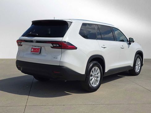 Certified 2025 Toyota Grand Highlander FWD image 3