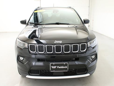 Used 2024 Jeep Compass Limited w/ Sun and Sound Group AWD/4WD image 3