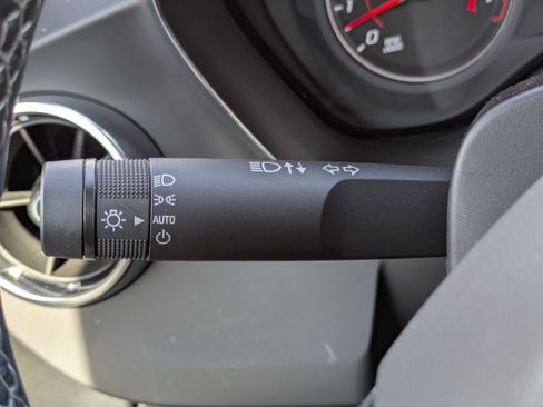 Used 2022 Chevrolet Camaro LT w/ Technology Package image 15