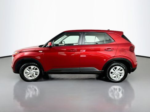 Used 2021 Hyundai Venue SE FWD image 4