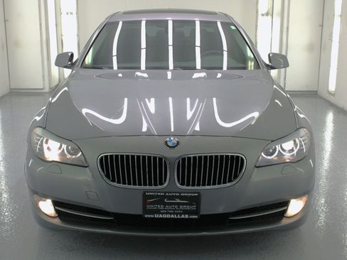 Used 2011 BMW 528i Sedan image 3