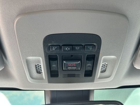 Used 2019 Toyota Camry XSE FWD image 18