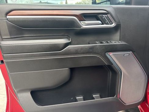 Used 2024 GMC Sierra 3500 Denali w/ Technology Package image 16