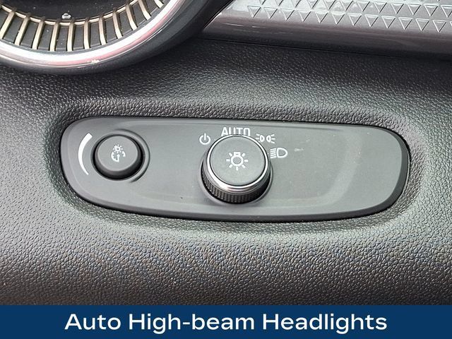 Used 2024 Chevrolet Trax ACTIV w/ Sunroof Package FWD image 9