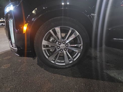Used 2025 Cadillac XT6 Premium Luxury image 28