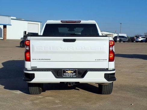 Used 2022 Chevrolet Silverado 1500 Custom image 4