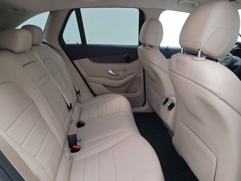 Used 2019 Mercedes-Benz GLC 300 4MATIC image 19