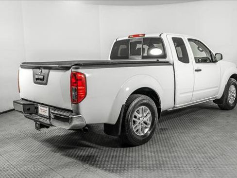 Used 2019 Nissan Frontier SV image 7