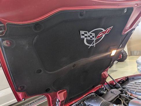 Used 2000 Chevrolet Corvette Convertible w/ Memory Pkg RWD image 16